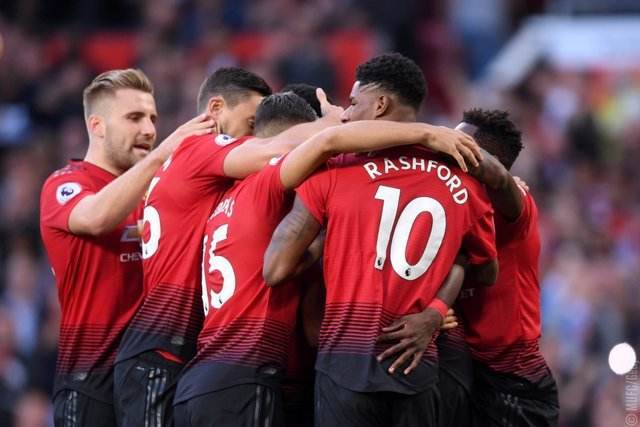 曝卢卡库取消假期将回国米加练 德罗巴为他辩护