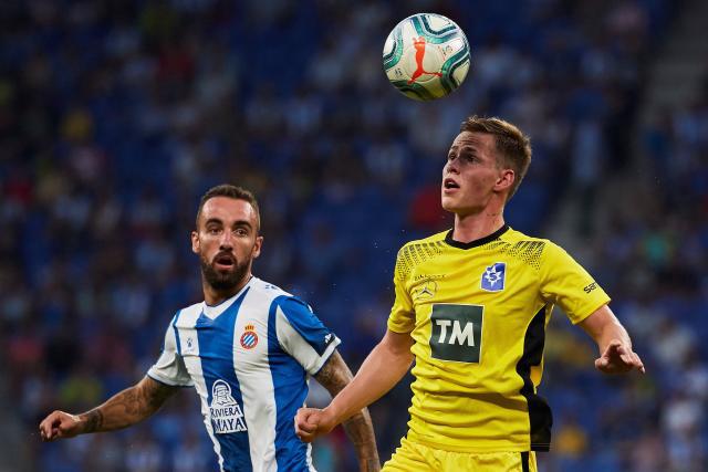 曝考辛斯打超三月薪35万美元 还要求带上家属