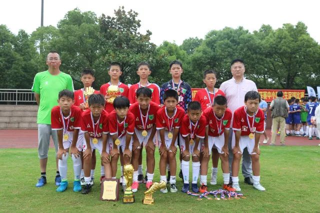 欧冠-拉斯帕多里梅开二度 那不勒斯6比1阿贾克斯